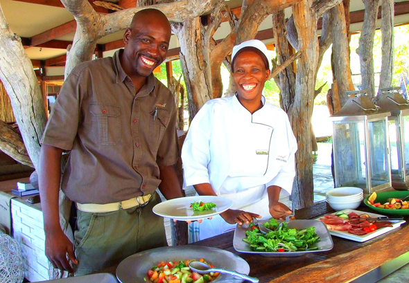 So schmeckt Botswana: Lunch-Time im Kings Pool Camp. (Foto Katharina Büttel)