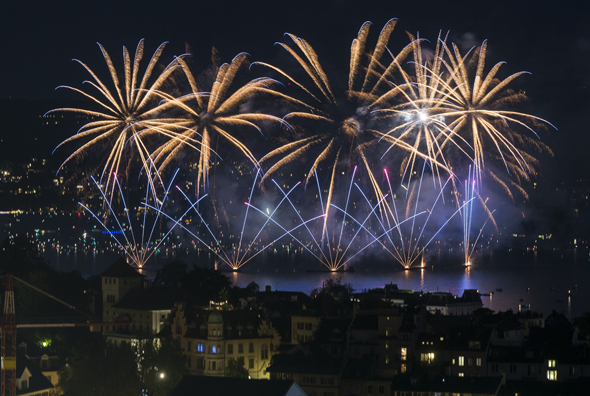 Traditionelle Höhepunkte beim Züri Fäscht sind die Feuerwerke am Freitag und Samstag. (Fotos Zürich Tourismus)