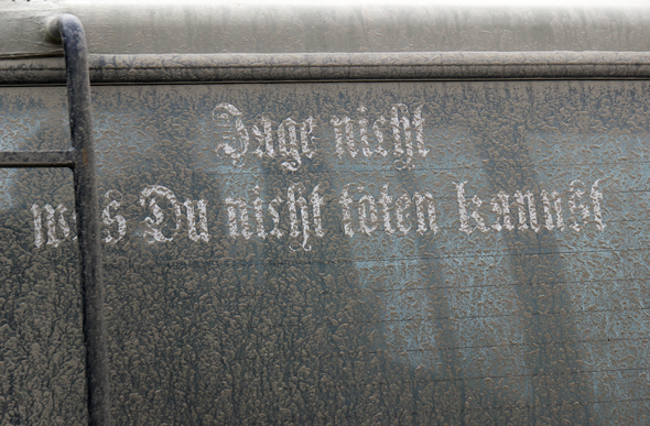 Die Aufschrift auf Gerhard Schaffers Wagen zeugt von seiner Einstellung als Jäger. (Foto Karsten-Thilo Raab)