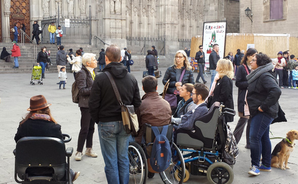 Bei eigens konzipierten Führungen können Mobilitätseingeschränkte Barcelona barrierefrei entdecken. (Foto Tourisme Barcelona)
