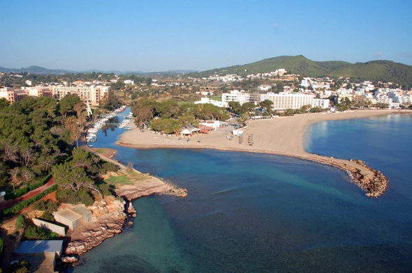 Der einzige Fluss der Balearen mündet in Santa Eulària ins Meer. 