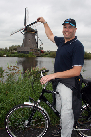 Ein Stück Bilderbuch-Holland: die Windmühlen von Ki9nderdijk. (Foto Karsten-Thilo Raab)