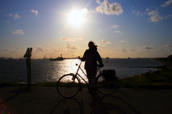 Vor allem die Küstenregionen - wie hier bei Hoek van Holland - erfreuen sich bei Radfahrer großer Beliebtheit. (Foto Karsten-Thilo Raab)