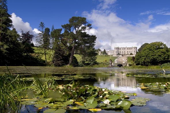 Die Gartenlandschaft von Powerscourt Estate zählt laut National Geographic zu den zehn schönsten Gärten der Welt. (Foto Tourism Ireland)