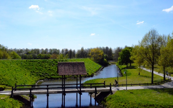 Der Zitadellenpark in Vechta mit Blick auf die Flanke der Bastion. (Foto Wolfgang Stelljes)