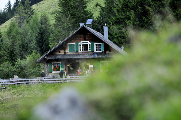 Idyllische Einkehr in der Gafadurahütte. (Foto Liechtenstein Marketing)
