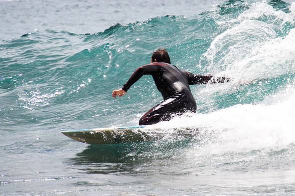 Sowohl an der Pazifik- als auch an der Atlantikküste mangelt es nicht an idealen Surfspots. 