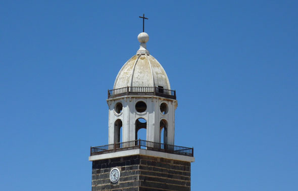 Weithin sichtbar: die Kirche San Miguel in Teguise. (Foto: Michael Will)