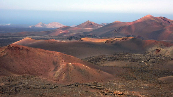 Blick auf den Parque Nacional de Timanfaya vom Montaña de Señalo. (Foto: Michael Will)