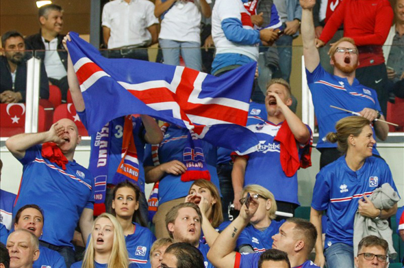 Isländs Fußballfans machen die EURO 2016 zu einer riesigen Party. 