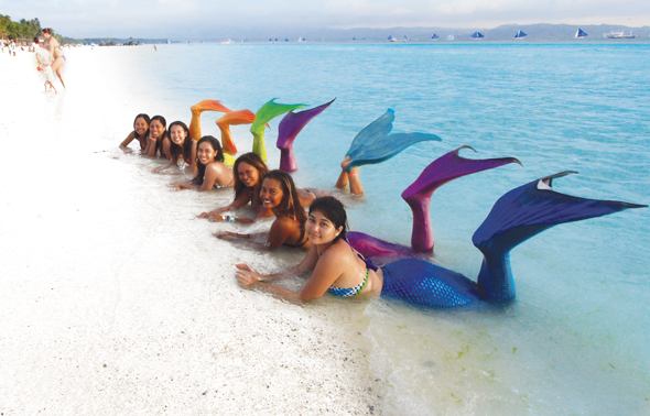 Meerjungfrauen tummeln sich nicht immer auf Boracay. Gleichwohl ist die Insel ein Badeparadies. (Foto Leah de Leon)