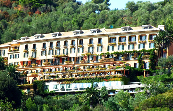 Das Splendido - Hotellegende über der Hafeneinfahrt von Portofino. (Foto Katharina Büttel)