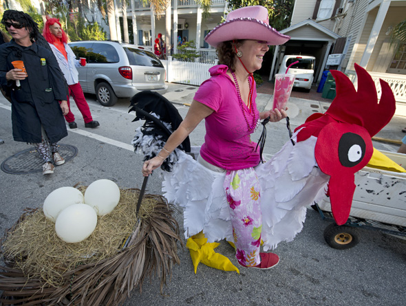 So manches verrückte Huhn ist beim Fantasy Fest in Key West unterwegs. 