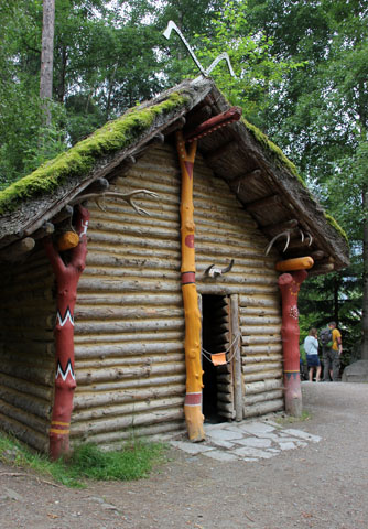 Der Nachbau von Ötzis Hütte. (Foto Ulrike Katrin Peters)