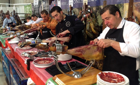 Beim Schinkenfest in Aracena werden traditionell die besten Sorten der Region präsentiert. 