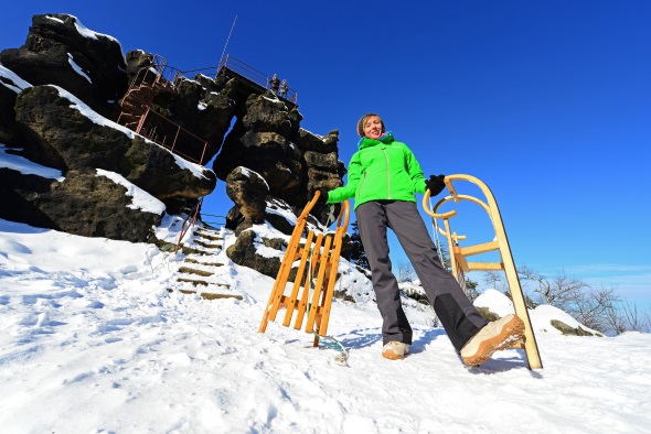 Ob Rodeln, Skifahren oder Winterwandern: Der Naturpark Zittauer Gebirge bietet viele Möglichkeiten für Wintersportaktivitäten. (Foto: H. Stein)