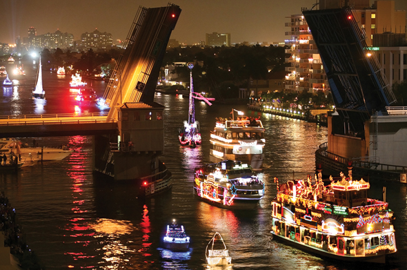 Die Bootsparade ist vom Wasser und Land aus gleich stimmungsvoll. (Foto Greater Fort Lauderdale Convention & Visitors Bureau)