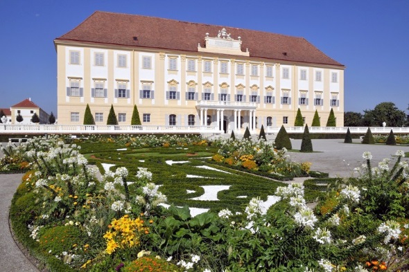 Als früherer Landsitz von Maria Theresia widmet Schloss Hof in einer Ausstellung dem Leben und Wirken der Monarchin. (Foto Reinhard Mandl)
