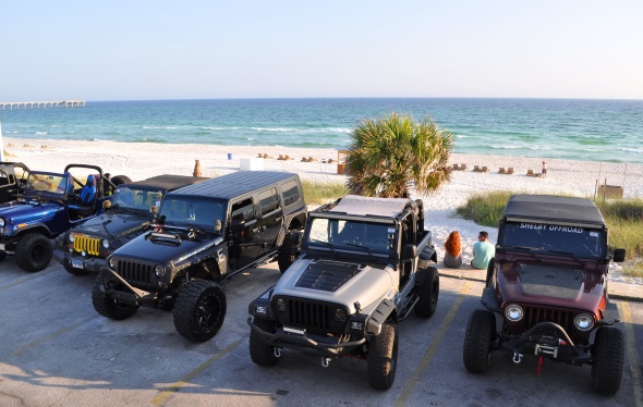 Mit der Jeep beach Jam wird dem Kultfahrzeug ein Denkmal gesetzt. 