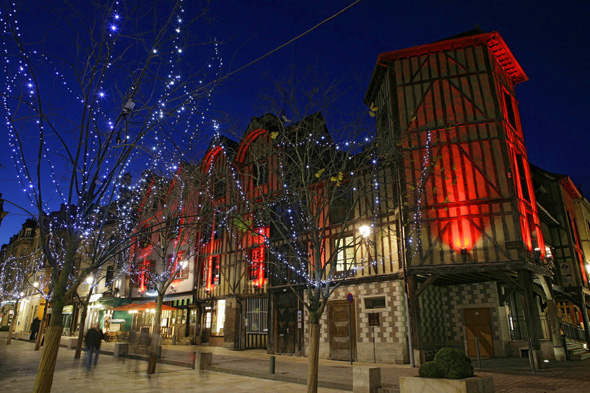 Überaus stimmungsvoll gibt sich Troyes, die Haupstadt der Champagne, in der Weihnachtszeit. (Foto Daniel Le Neve)