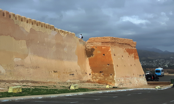 Festungsanlage Kasbah ist einer der wenigen Prachtbauten, die in Agadir das Erdbeben im Jahre 1960 überstanden haben. (Foto Karsten-Thilo Raab)