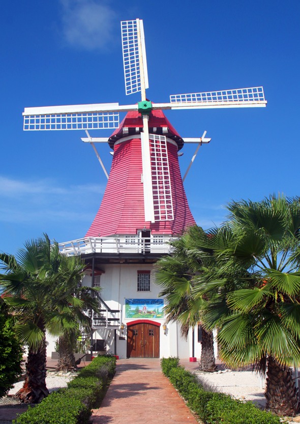 Ein Stück Holland unter Palmen: eine Windmühle auf Aruba. (Foto Karsten-Thilo raab)