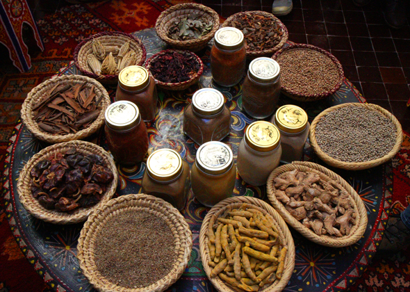 Gewürze und Kräuter spielen in der marokkanischen Küche eine große Rolle. (Foto Karsten-Thilo Raab)