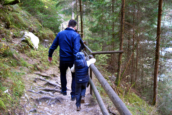 Die gut gesicherten Wege sind auch für Familien mit kleineren Kindern gut zu bewältigen. - Foto Karsten-Thilo Raab
