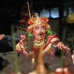 Kämpfen wie ein Tiger: Indonesien begeistert mit traditionellen Spielen und magischen Tänzen