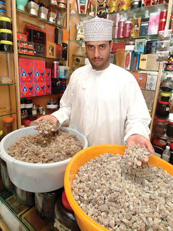 Ein Besuch auf dem Markt im Oman lässt das originale Tausendundeine-Nacht-Gefühl aufkommen. (Foto: djd)