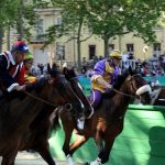 Pferde, Reiter, Fahnenschwinger – Ferrara feiert den wohl ältesten Palio der Welt